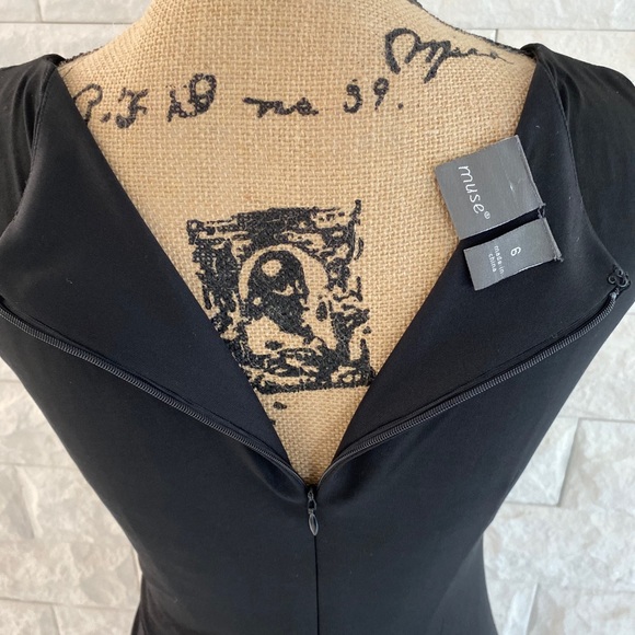 Dress - Picture 3 of 3